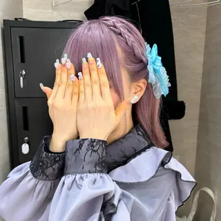 ヘアアレンジ 🐈‍⬛momo🐾 ブリーチ・Wカラーのヘアスタイル