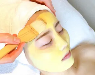 ミディアム カラー パーマ ヘアアレンジ メンズ キッズ ネイル マツエク・マツパ アイブロウ ニキビ・肌質改善専門 ♡人生が変わるサロンのエステ・リラクイメージ