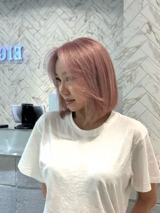 ショート カラー EIGHT mana 海外グレージュ🥥のヘアスタイル