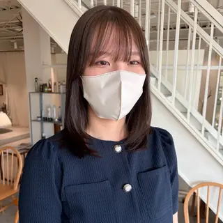 ミディアム カラー 周東 芽依のヘアスタイル