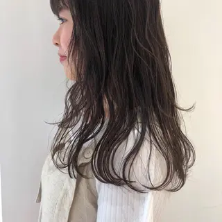 ロング 横山 莉奈のヘアスタイル