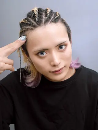 ミディアム メンズ 推し活専用 【派手髪】飯野ゆかりのヘアスタイル