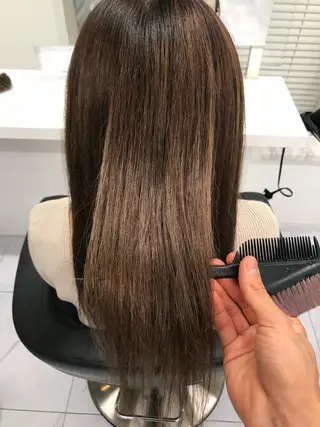 セミロング カラー 髪質改善縮毛矯正,ブ リーチ縮毛矯正KEIのヘアスタイル