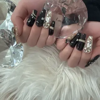 ネイル lavia🖤 ayumiのネイルデザイン