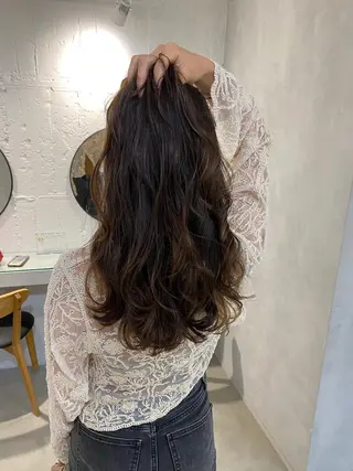 セミロング パーマ レイヤーカットのプロ 大人ヘア宮森貴志のヘアスタイル