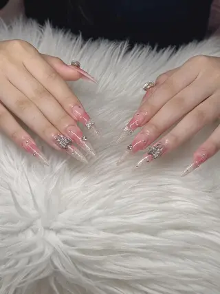 ネイル Lee Nailsのネイルデザイン