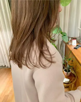 セミロング カラー 杉山 憂人のヘアスタイル