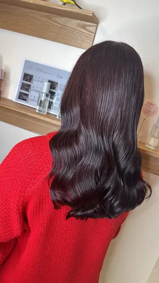 ロング カラー 根本 奈緒のヘアスタイル