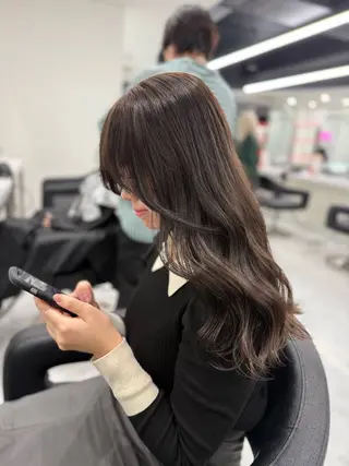 ロング カラー ラベンダー💜 グレージュ🩶のヘアスタイル