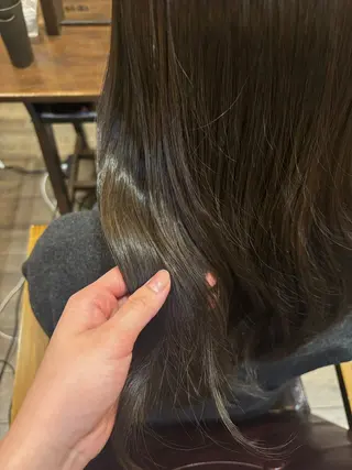 カラー CIECA . COCOROのヘアスタイル