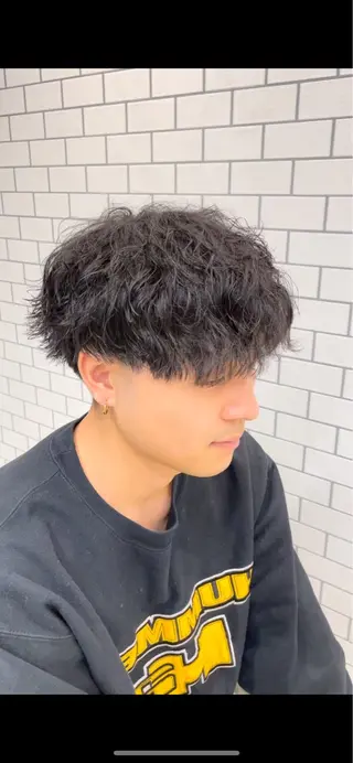 パーマ メンズ 【メンズ特化】テーパ ーフェード×パーマのヘアスタイル