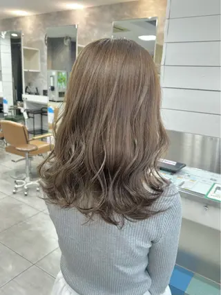ミディアム レイヤー/艶髪カラー 森本くるみのヘアスタイル