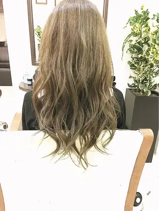 セミロング カラー 隠れ家美容室 RAW TOKYO 【公式】のヘアスタイル