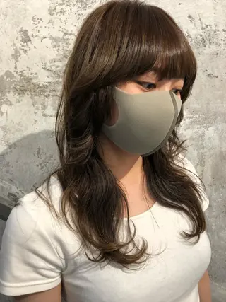 ロング 松田 真央のヘアスタイル