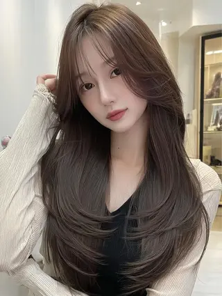 ロング カラー 三崎 莉緒のヘアスタイル