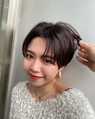 ショート 金子 芽威のヘアスタイル