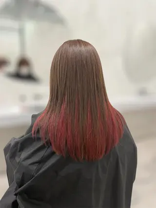 セミロング レイヤー／ハイトーン 🍎森貝洋亮🍎のヘアスタイル