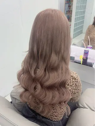 ロング 三尾 樺緒のヘアスタイル