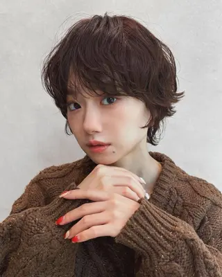ショート パーマ 渡邊 百咲のヘアスタイル