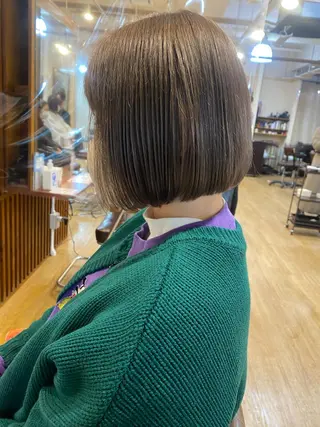 ショート カラー 女性目線でつくる ボブ縮毛矯正のヘアスタイル