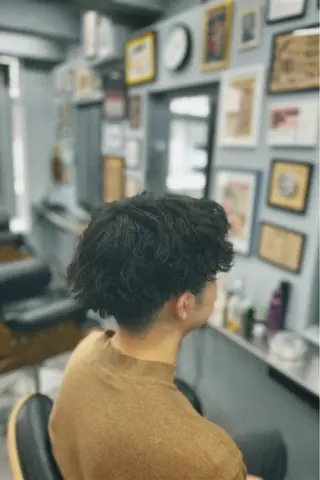 ミディアム パーマ メンズ 池袋メンズパーマ フェード純平のヘアスタイル