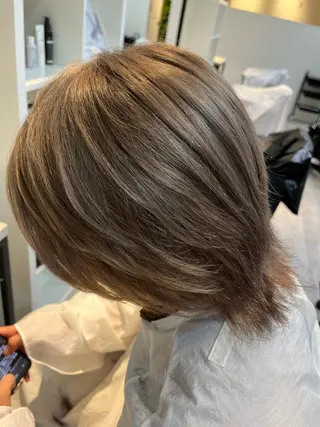 カラー 山口 留奈のヘアスタイル