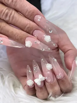 ネイル さゆり￤推しキャラ ￤ロングネイル🩷のネイルデザイン