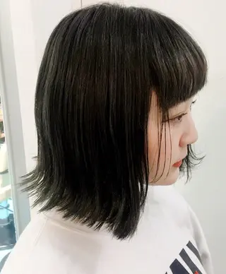 カラー 💜ショート💜 ウルフ、ボブ二色亜美のヘアスタイル