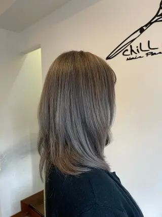 ミディアム chill out 甲斐千尋のヘアスタイル
