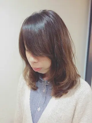 セミロング パーマ 澤田 彩香のヘアスタイル