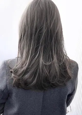 セミロング Lino by hoNuaのヘアスタイル