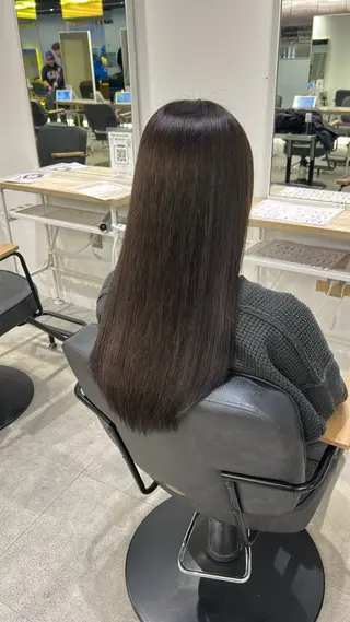 ロング カラー himari💜 酸性ストレートのヘアスタイル