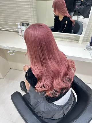ロング カラー ヘアアレンジ 韓国レイヤー&ピンク 艶髪🩶maikoのヘアスタイル