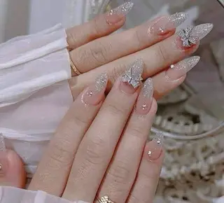ロング T&D NailSalonのネイルデザイン