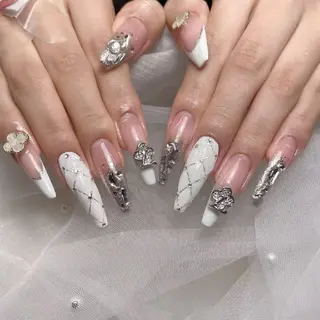 ネイル ENsalon AKIRAのネイルデザイン