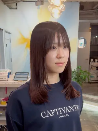 セミロング 野沢 亜美のヘアスタイル
