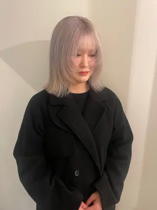 ミディアム カラー 渋谷 留菜のヘアスタイル