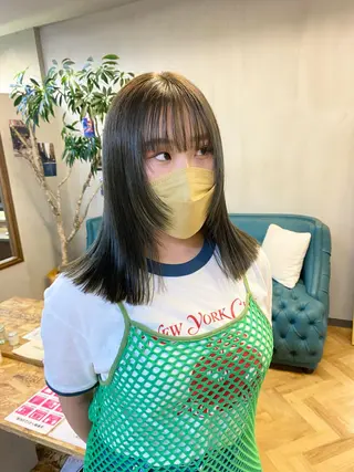 ミディアム デザインカラー/ボブ ブリーチカラー/ユリのヘアスタイル