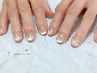 ネイル YUMI NAGAI のネイルデザイン