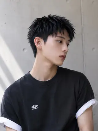 メンズ rina韓国レイヤー ハッシュカットのヘアスタイル
