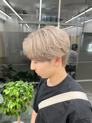 ショート カラー メンズ 🫧艶ダブルカラー ブリーチ🫧トモヤのヘアスタイル