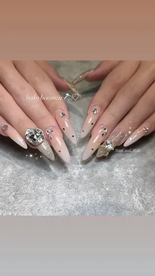 ネイル Nailist Aoiのネイルデザイン