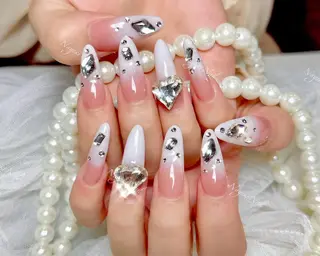 ネイル 🦋 Queenieのネイルデザイン
