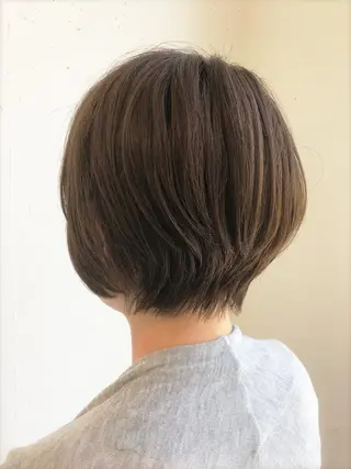 ショート カラー 山形 光輪子のヘアスタイル