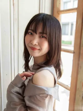 ミディアム yuka .のヘアスタイル