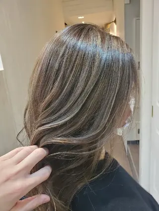 ロング カラー 大人女性の救世主💫 溝の口/岡部彩夏のヘアスタイル
