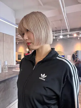 ショート カラー 山本 千尋のヘアスタイル
