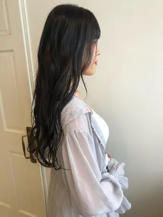 ロング カラー MIOベージュカラー 柔らかいカラーのヘアスタイル