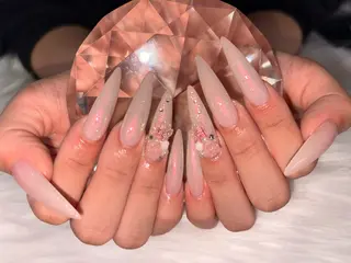 ロング Tiny Bliss 🐈‍⬛のネイルデザイン