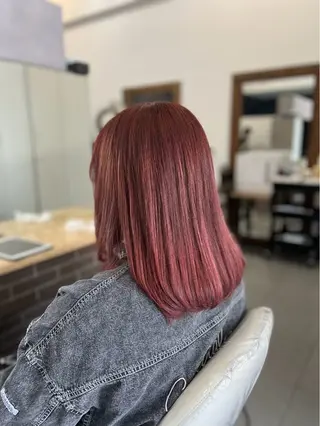ミディアム カラー 新岡 萌乃のヘアスタイル